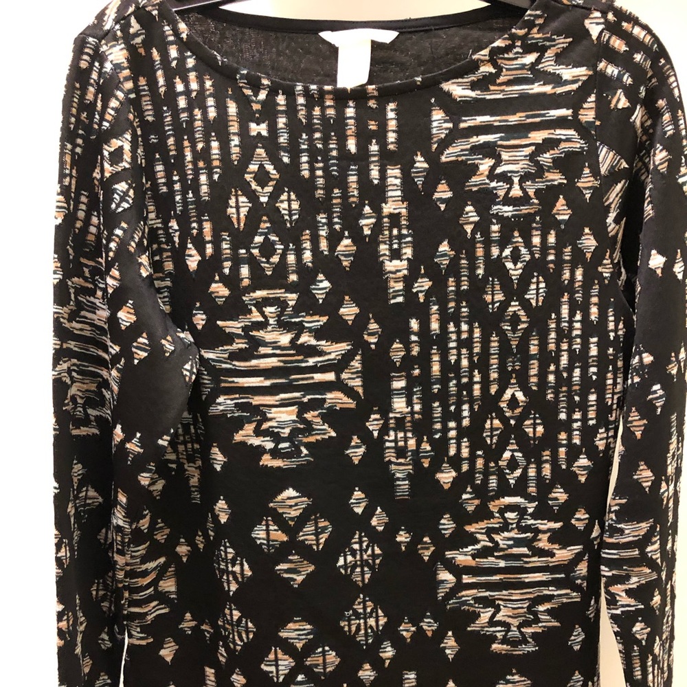 H&M multicolor long-sleeve top.